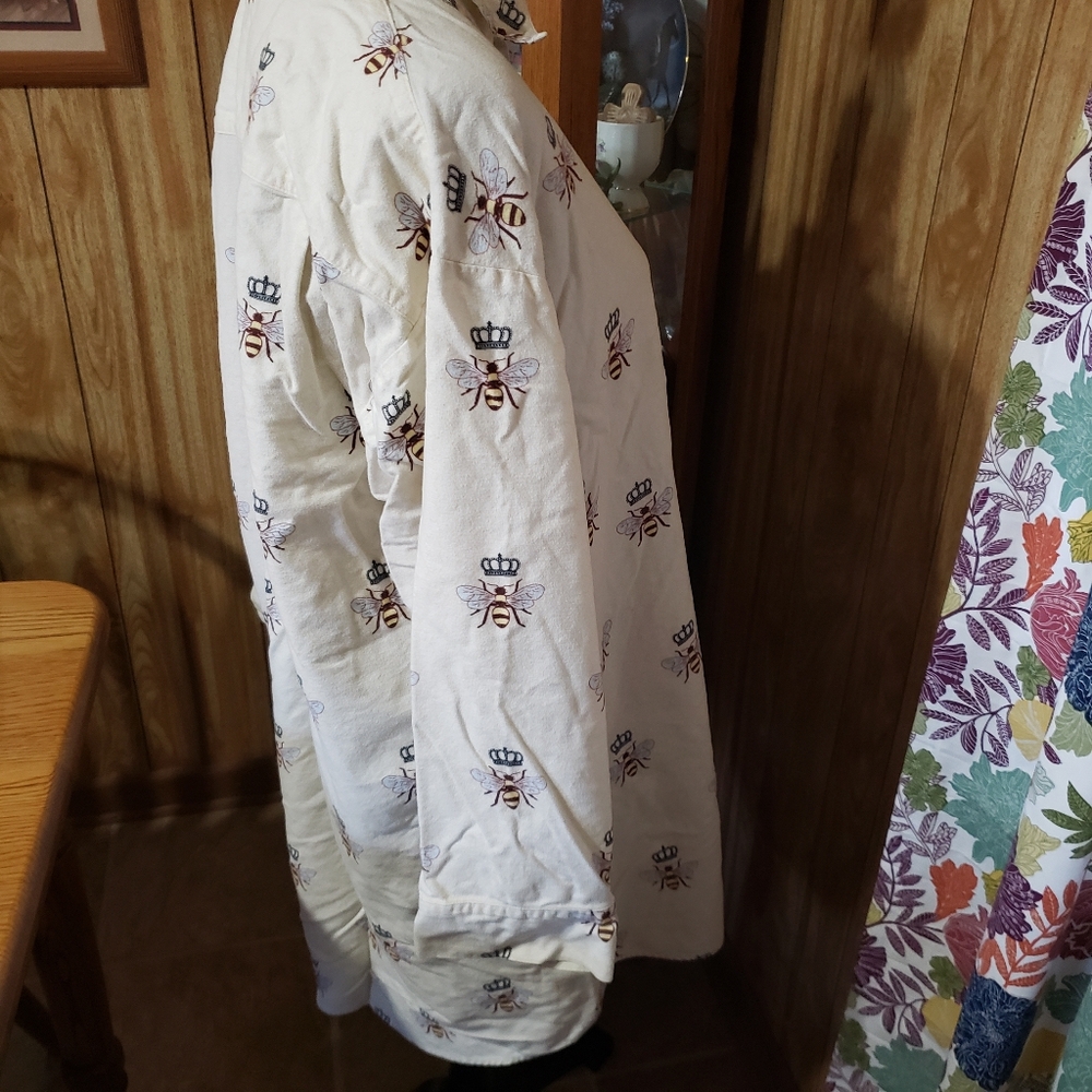 The Cat's Pajamas Queen Bee Flannel Gown - Picture 2 of 7